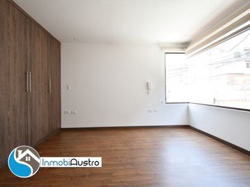 Venta de Casa Moderna Av Paseo de los Cañaris