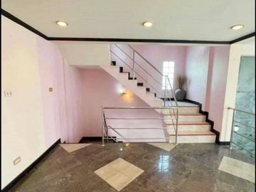 ขายตึก 3 คูหา 3 ชั้น ซอยโรงพยาบาลสระบุรี จ.สระบุรี ทำเลดี