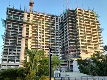 Preselling Residential and Office Condo Units in City Clou Cebu