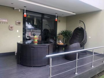 Venta de Casa, Sector San Juan de Cumbaya, facil acceso a Ruta Viva y Simon Bolivar