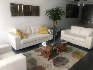 Venta de Casa, Sector San Juan de Cumbaya, facil acceso a Ruta Viva y Simon Bolivar
