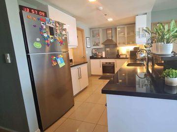 Resale 2 Bedrooms Condo Unit in Park Point Residences