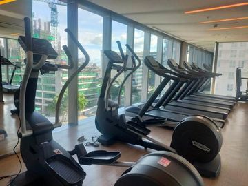 Resale 2 Bedrooms Condo Unit in Park Point Residences