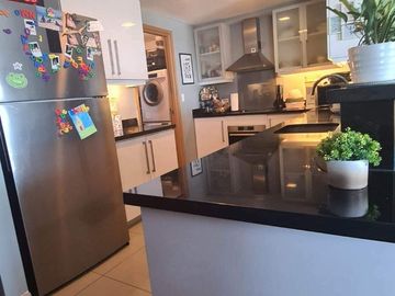 Resale 2 Bedrooms Condo Unit in Park Point Residences