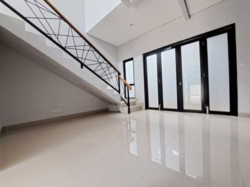 Rumah Ready Dekat Toll Bekasi Timur 2 Lantai Baru Murah Nego