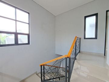 Rumah Ready Dekat Toll Bekasi Timur 2 Lantai Baru Murah Nego