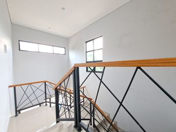 Rumah Ready Dekat Toll Bekasi Timur 2 Lantai Baru Murah Nego