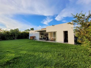 CASA CAMPESTRE EN SAN JOSE DE LAS VILLAS