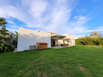 CASA CAMPESTRE EN SAN JOSE DE LAS VILLAS