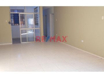 Casa en Venta en Los Olivos - Urbanización Micaela Bastidas