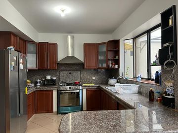 Venta de casa en Biblos Samborondón