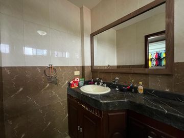 Venta de casa en Biblos Samborondón