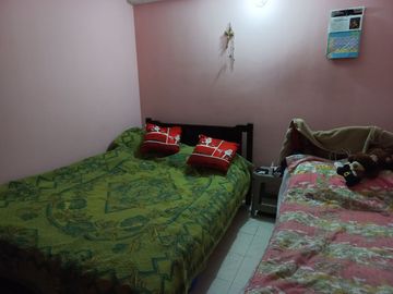 Vendo amplia casa de 2 piso 6 alcobas, quinta granada