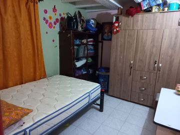 Vendo amplia casa de 2 piso 6 alcobas, quinta granada