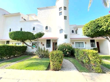 Casa en venta en Villas Golf Acapulco Diamante