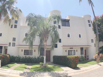 Casa en venta en Villas Golf Acapulco Diamante