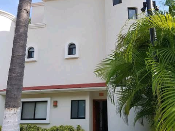 Casa en venta en Villas Golf Acapulco Diamante