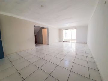 Venta, casa en Av. Cesar Canevaro, San Juan de Miraflores - vivienda y/o comercio
