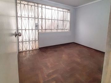 Venta, casa en Av. Cesar Canevaro, San Juan de Miraflores - vivienda y/o comercio
