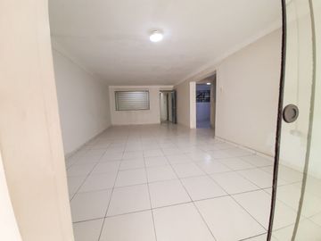Venta, casa en Av. Cesar Canevaro, San Juan de Miraflores - vivienda y/o comercio