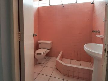 Venta, casa en Av. Cesar Canevaro, San Juan de Miraflores - vivienda y/o comercio