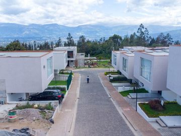 Casa Personalizable en Venta, Nayon Inchapicho