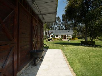 FINCA EN VENTA  LOS PINOS POLO CLUB MOSQUERA