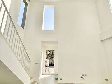 Single house, 3 bedrooms, 3 bathrooms, Pa Daet, Mueang District, near the airport, Chiang Mai University. Robinson Airport, Chiang Mai