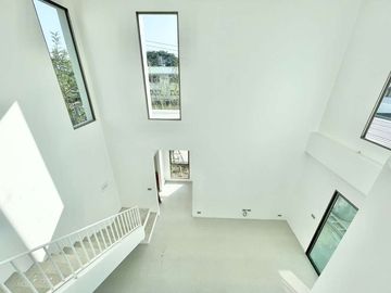 Single house, 3 bedrooms, 3 bathrooms, Pa Daet, Mueang District, near the airport, Chiang Mai University. Robinson Airport, Chiang Mai