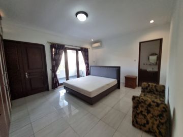 Rumah Sewa (Semi Furnish) Villa Belimbing Kav C Kemang Timur Jakarta Selatan