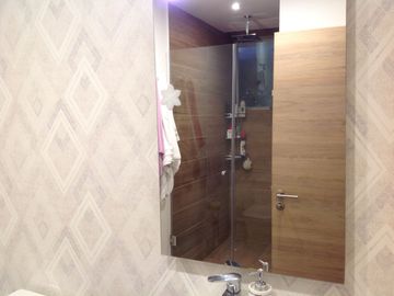 Venta Suite 63m2 con amplio balcón sector Naciones Unidas