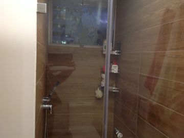 Venta Suite 63m2 con amplio balcón sector Naciones Unidas