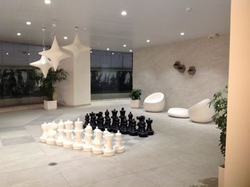 Venta Suite 63m2 con amplio balcón sector Naciones Unidas