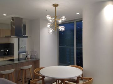 Venta Suite 63m2 con amplio balcón sector Naciones Unidas