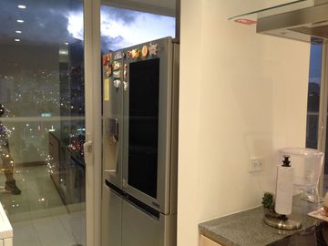 Venta Suite 63m2 con amplio balcón sector Naciones Unidas