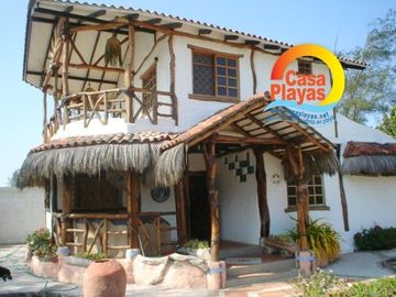 Casa al pie del mar con piscina VENDO en PLAYAS VILLAMIL, via a Data Posorja.