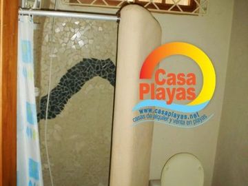 Casa al pie del mar con piscina VENDO en PLAYAS VILLAMIL, via a Data Posorja.