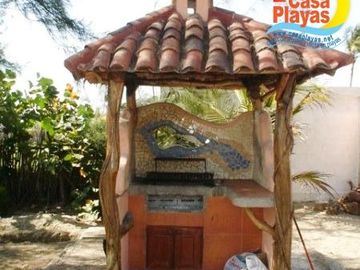 Casa al pie del mar con piscina VENDO en PLAYAS VILLAMIL, via a Data Posorja.