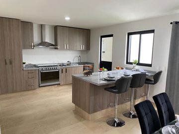 CASA EN VENTA JURIQUILLA