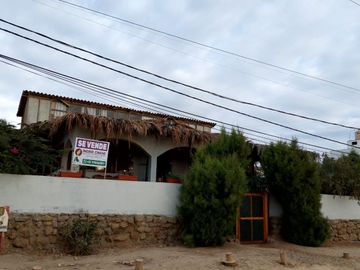 Zona HOTELERA - Casa de Playa con Vista Panorámica al Mar.