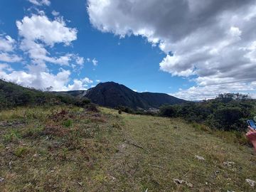 Hacienda lechera ganadera de venta en Nabón a 1 hora de Cuenca completamente tecnificada