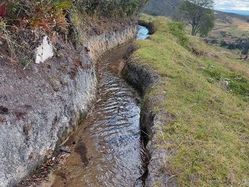 Hacienda lechera ganadera de venta en Nabón a 1 hora de Cuenca completamente tecnificada