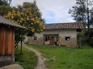 Hacienda lechera ganadera de venta en Nabón a 1 hora de Cuenca completamente tecnificada