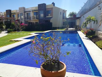 Casa en Venta con 4 Recamaras alberca a 15 minutos de Cuernavaca en Jiutepec Morelos