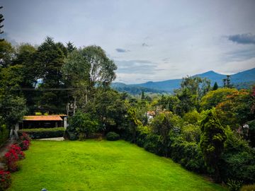 CASA EN VENTA EN LA ZONA CENTRO DE AVANDARO EN VALLE DE BRAVO