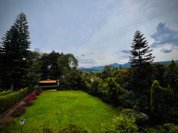 CASA EN VENTA EN LA ZONA CENTRO DE AVANDARO EN VALLE DE BRAVO