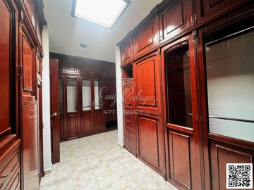 CASA EN VENTA, PRIMERA SECCIÓN DE BALCONES DEL CAMPESTRE, LEÓN, GTO; SUPER PRECIO DE OPORTUNIDAD.