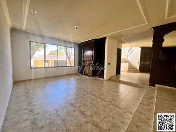 CASA EN VENTA, PRIMERA SECCIÓN DE BALCONES DEL CAMPESTRE, LEÓN, GTO; SUPER PRECIO DE OPORTUNIDAD.