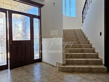 CASA EN VENTA, PRIMERA SECCIÓN DE BALCONES DEL CAMPESTRE, LEÓN, GTO; SUPER PRECIO DE OPORTUNIDAD.