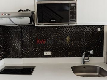 Rush Sale! 1 BR Loft in Twin Oaks Place